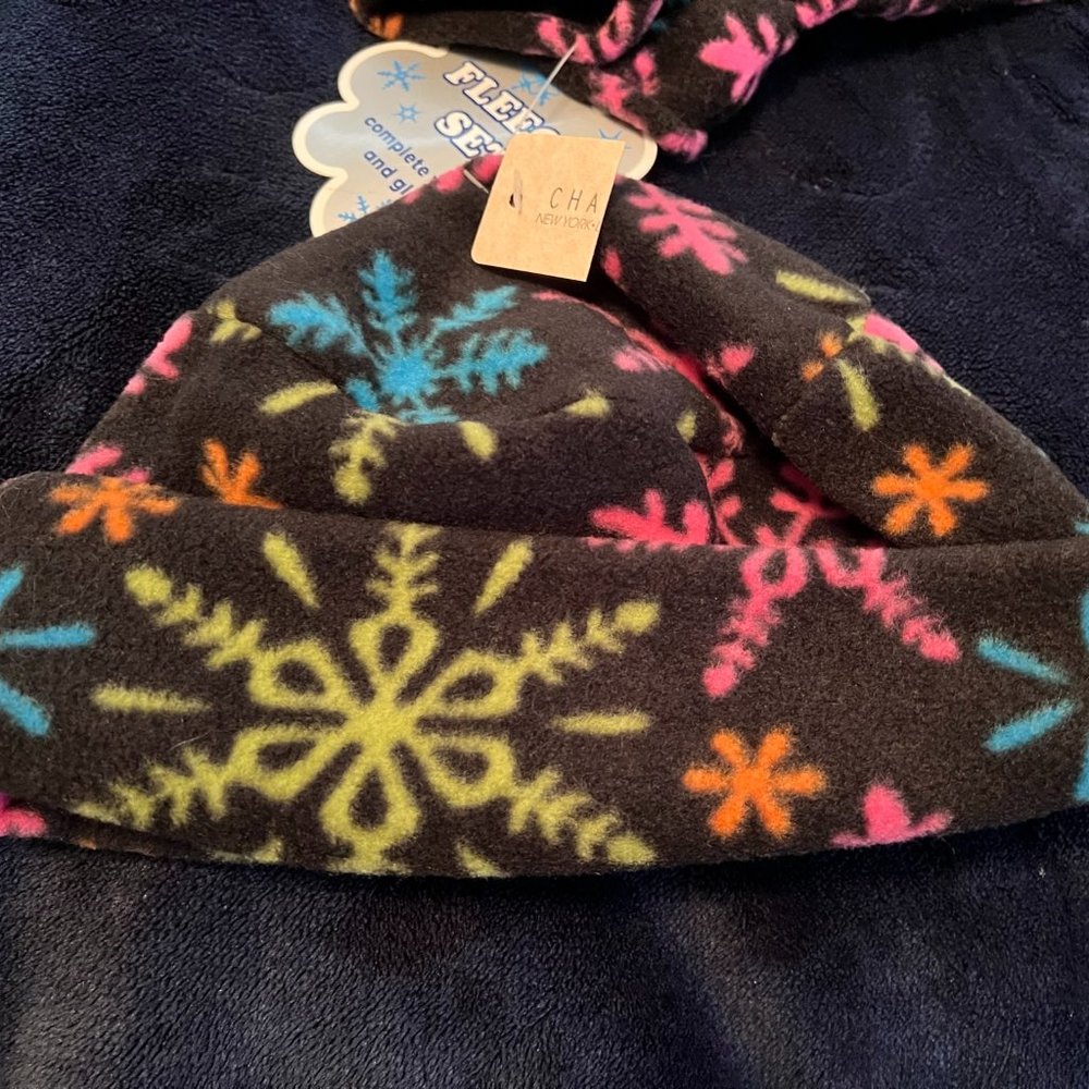 Nwt! Fleece Matching Snowflake Hat & Glove Set - image 2